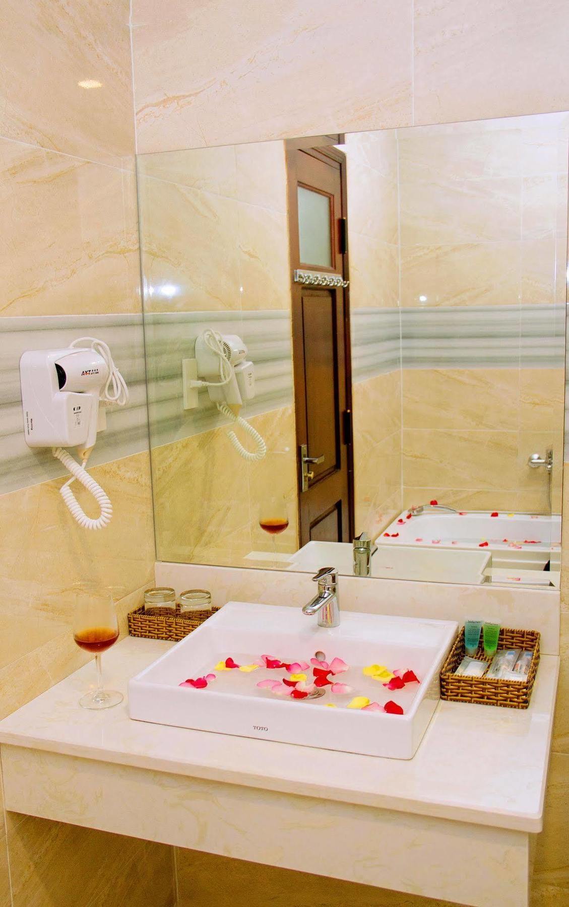 Sky Nha Trang Hotel Exterior photo